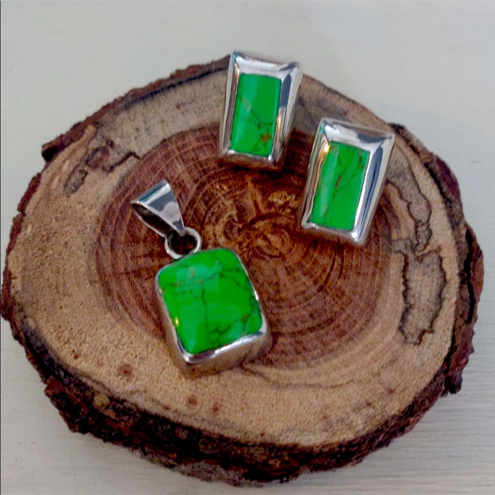 Vintage Sterling Silver Green Turquoise Pendant & Earrings Set  Mexico 925